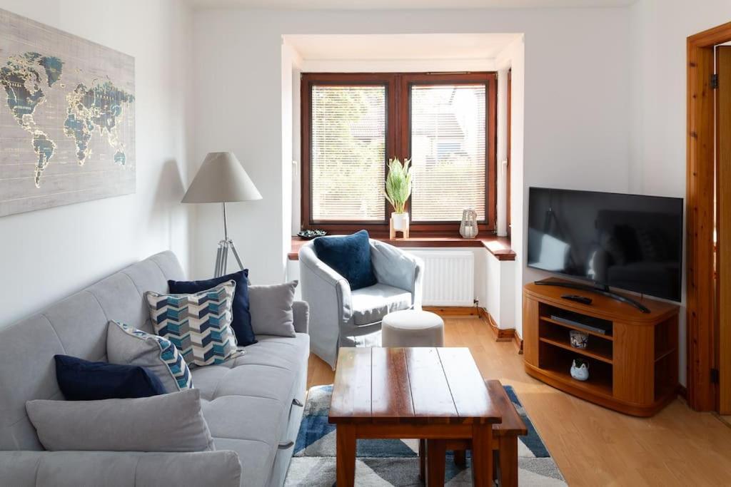 Executive By Inverkeithing Train Station Apartment