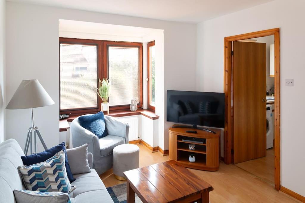 Executive By Inverkeithing Train Station Apartment